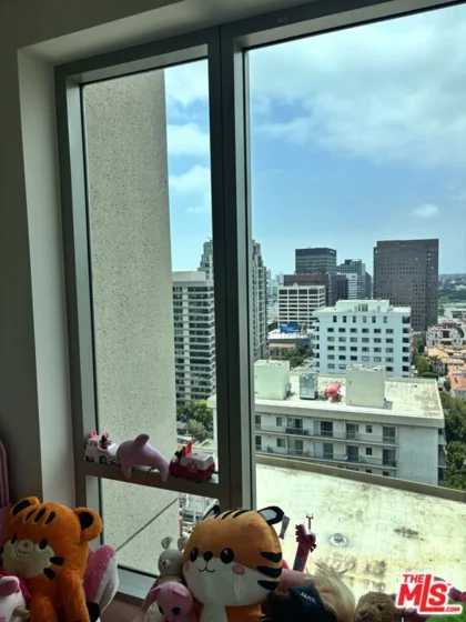 10727 Wilshire Boulevard #2002 photo 15