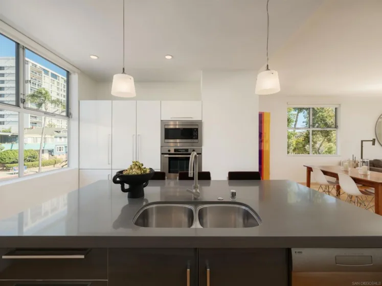 2710 1st Avenue photo 31