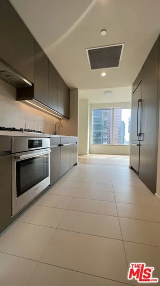889 Francisco Street #807 photo 44