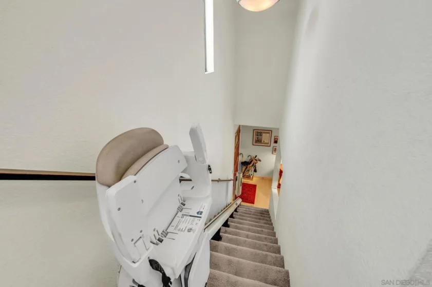255 Daisy Avenue photo 21