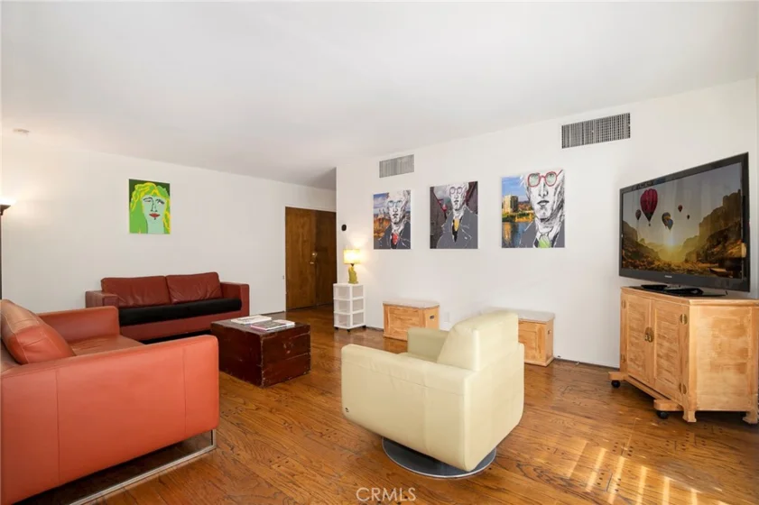 927 N Kings Road #118 photo 40