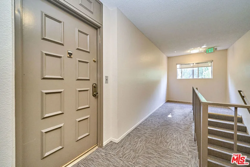 5437 Corteen Place #212 photo 19