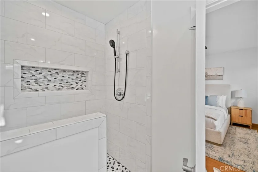 1227 E 1st #2F photo 4