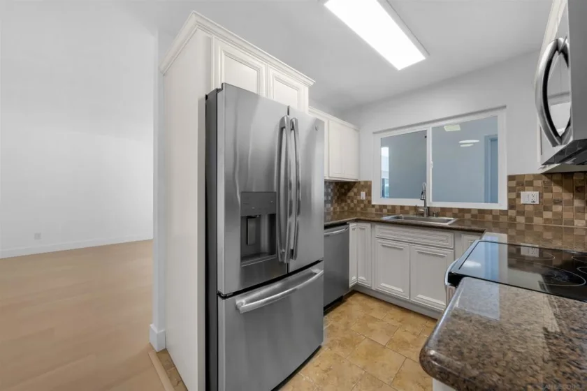 1030 Robinson Avenue #202 photo 18
