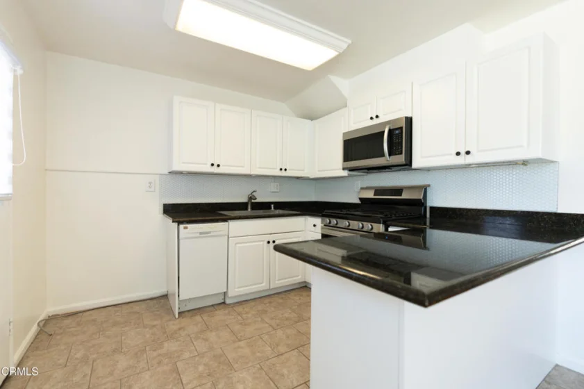 20224 Cohasset Street #9 photo 6