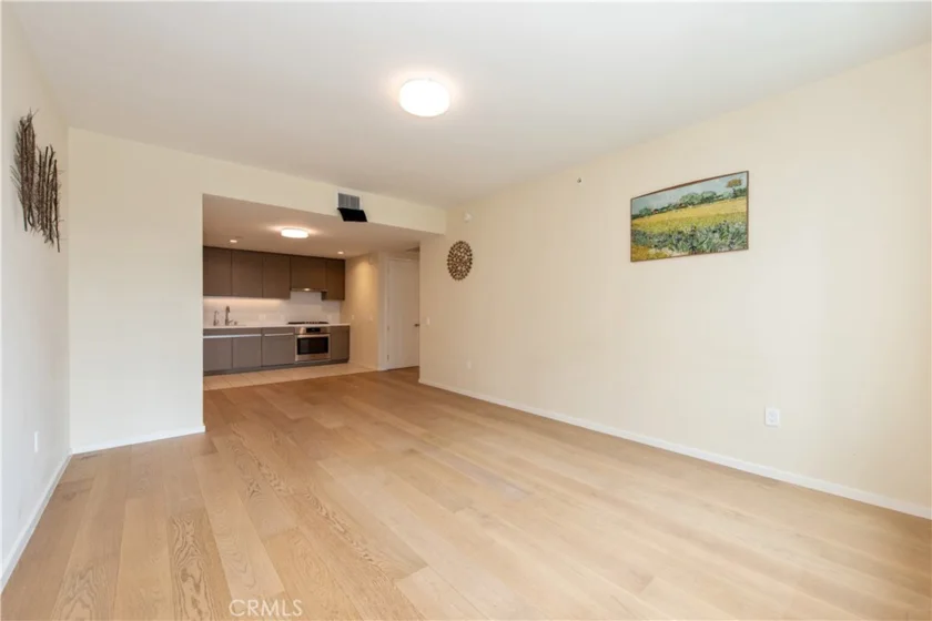 889 Francisco #1911 photo 3