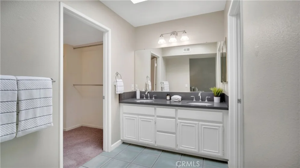 158 N Singingwood Street #2 photo 32