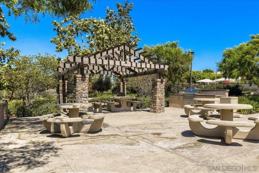 3316 Campo Azul Court photo 40