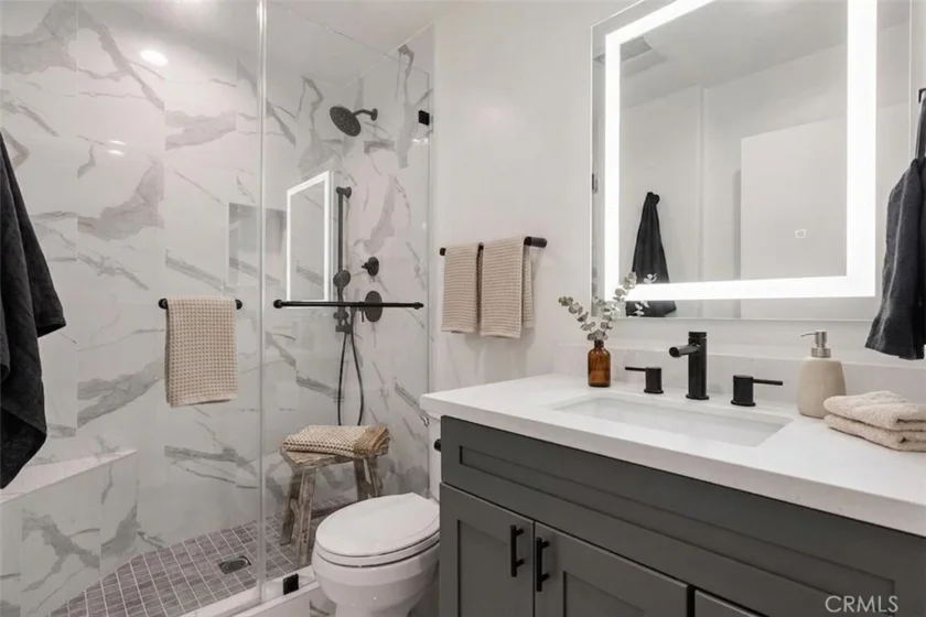 1434 S Point View Street #103 photo 5