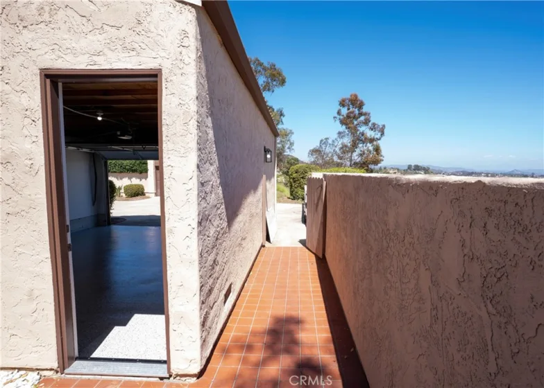2055 Earl Glen photo 7