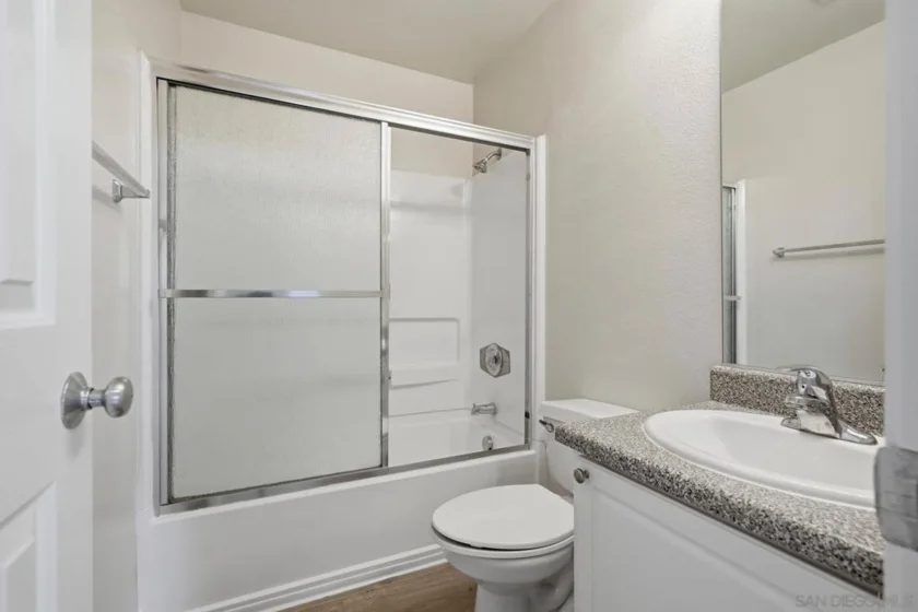 7425 Charmant #2902 photo 17