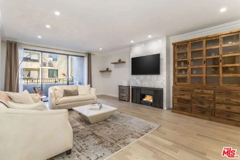 8455 Fountain Avenue #414 photo 1