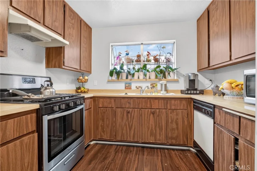 9414 Moonbeam Avenue #19 photo 11