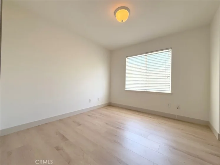 28910 Newport photo 41