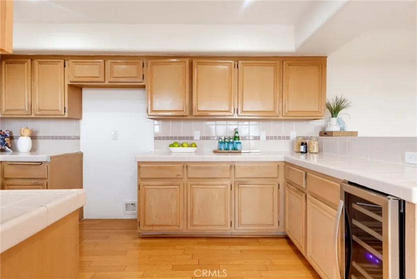1073 W 9th Street #202 photo 18