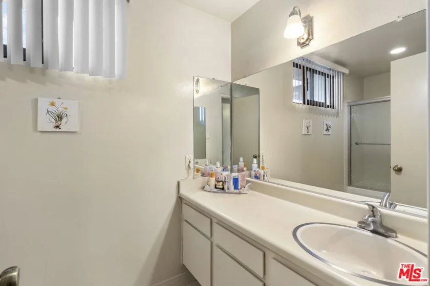 729 S Hobart Boulevard #40 photo 7