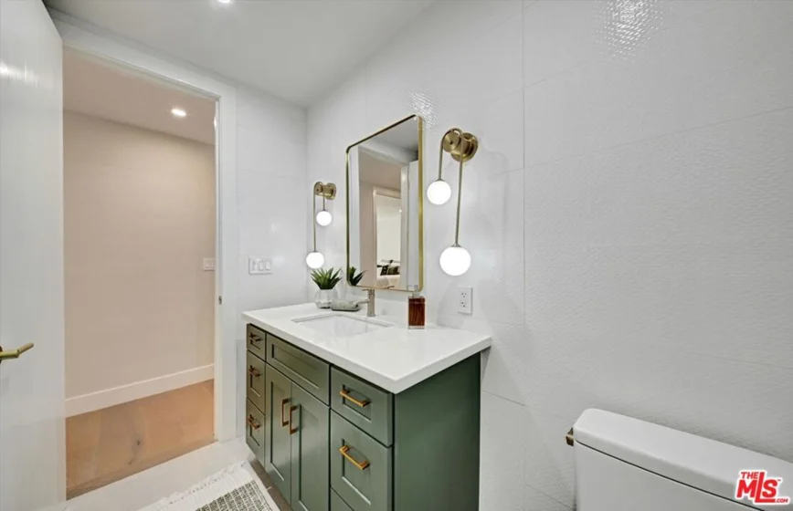 7560 Hollywood Boulevard #106 photo 22