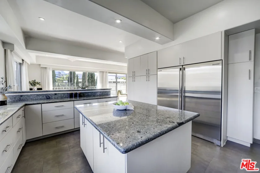 339 N Palm Drive #201 photo 15