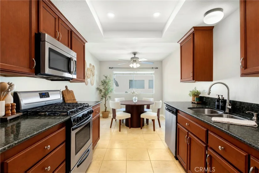 6021 Lindley Avenue #12 photo 7