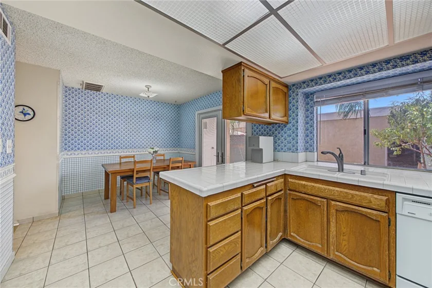 14344 Foothill Boulevard #505 photo 7