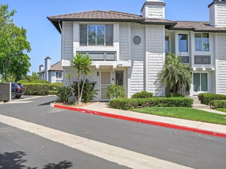 872 Hollyhock Court photo 1