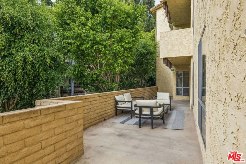 5600 Kensington Way #105 photo 22