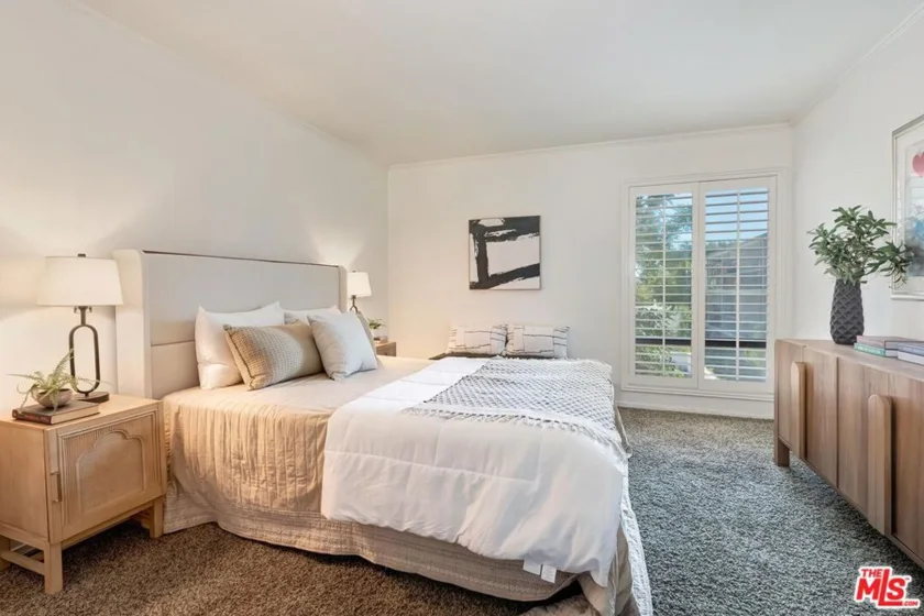 950 N Kings Road #254 photo 20