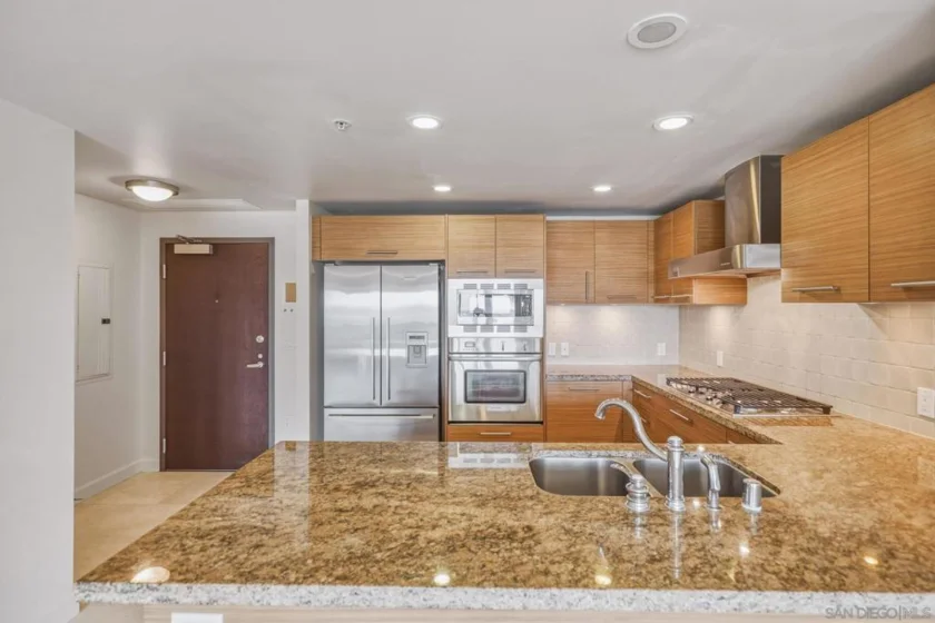 1431 Pacific Highway #411 photo 11