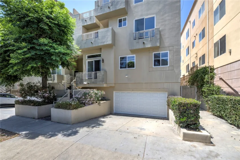 2125 S Bentley Avenue #101 photo 2