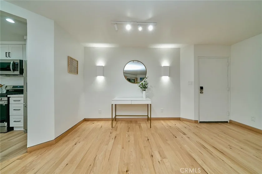 950 N Kings Road #45 photo 7