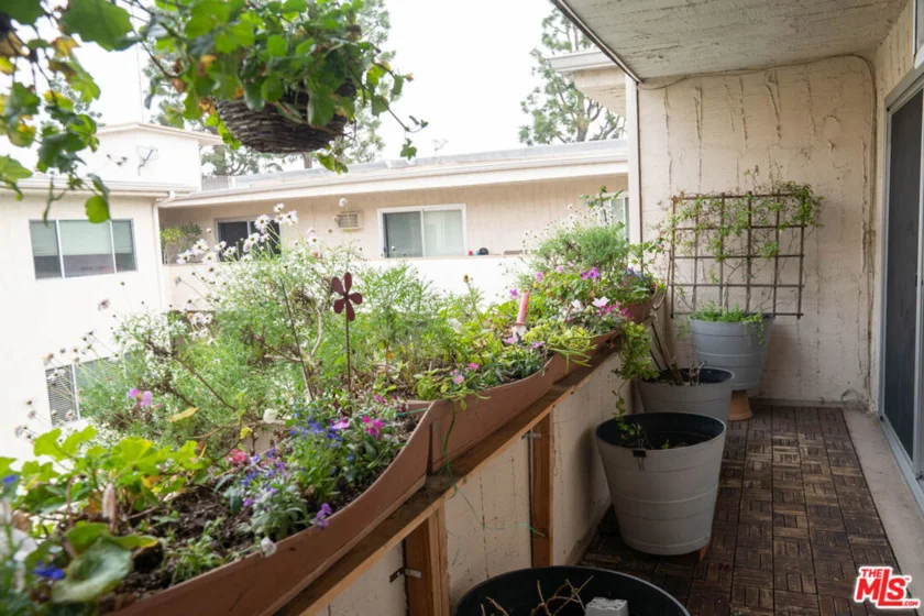 1831 Prosser Avenue #304 photo 6