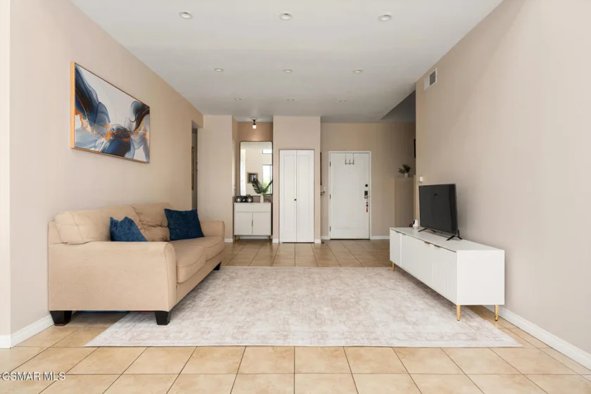 13331 Moorpark Street #328 photo 13