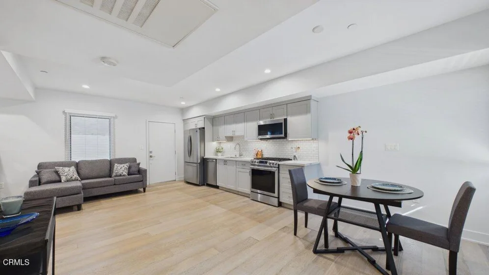 137 S Wilson Avenue #106 photo 5