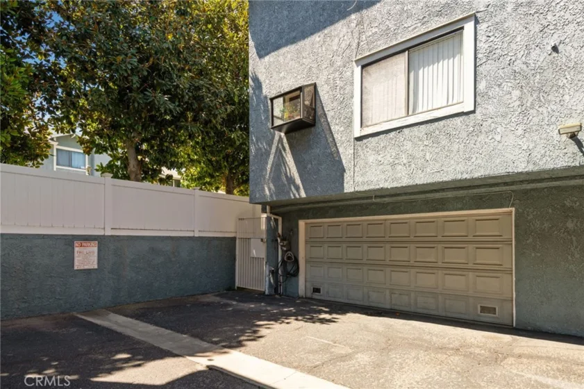 15106 Nordhoff photo 36