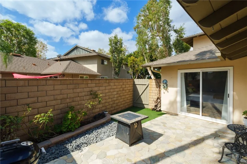 111 E Palmdale photo 44