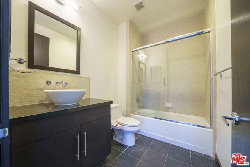 655 S Hope Street #704 photo 7