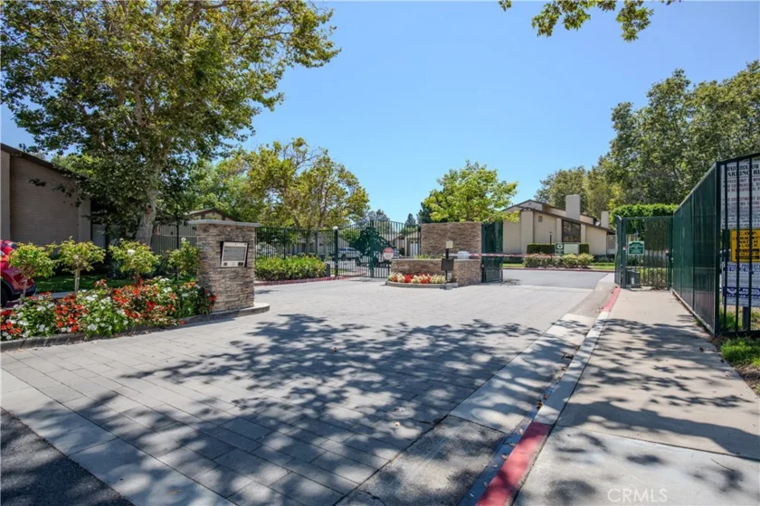 2528 N Tustin #D photo 34