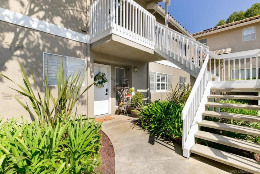 1352 Palomar photo 36
