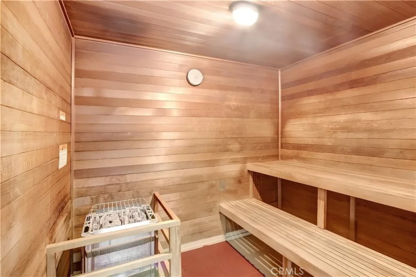 488 E Ocean #1607 photo 22