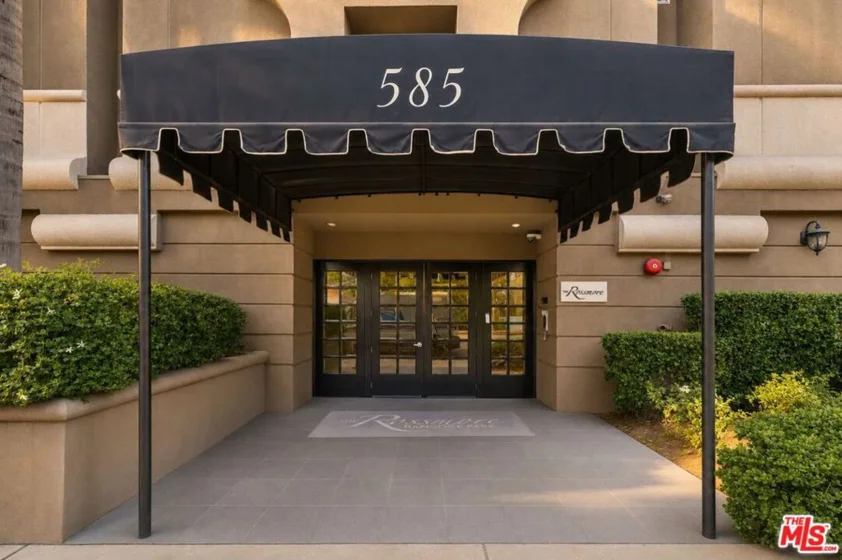 585 N Rossmore Avenue #209 photo 2