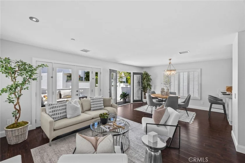 301 Harbor Woods Place photo 1