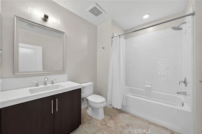 21 Gramercy photo 22