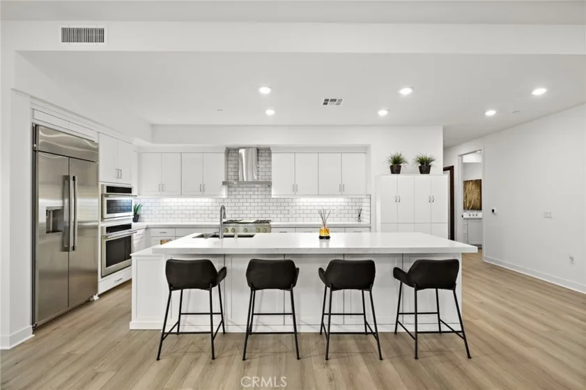 3101 Rivington photo 1