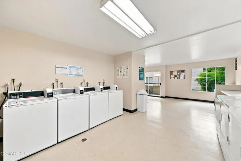 5535 Canoga Avenue #109 photo 13