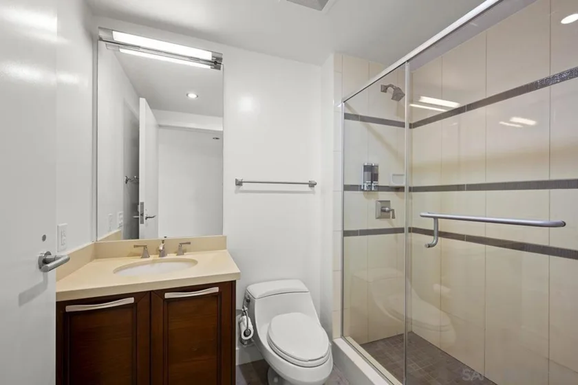 1325 Pacific Highway #313 photo 26