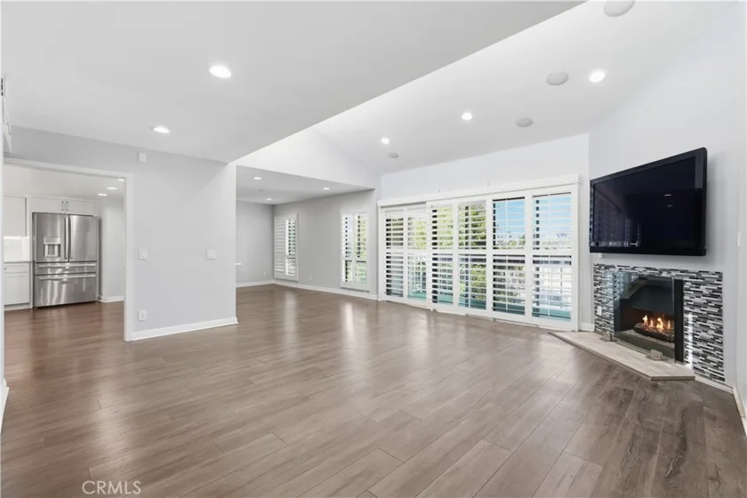 4542 Willis Avenue #302 photo 9