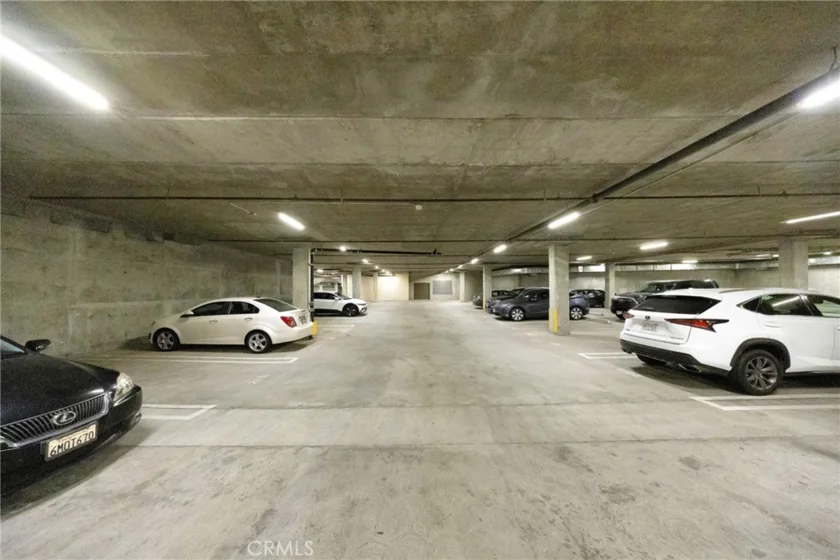 931 E Walnut #307 photo 35
