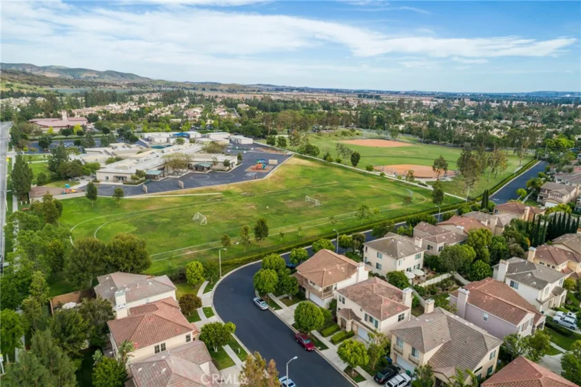 329 Rathbourne photo 46
