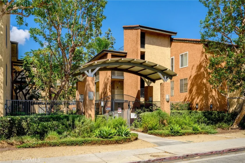 15425 Sherman #107A photo 1