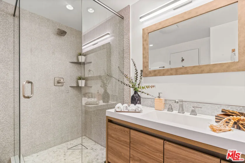 1155 N La Cienega Boulevard #508 photo 18